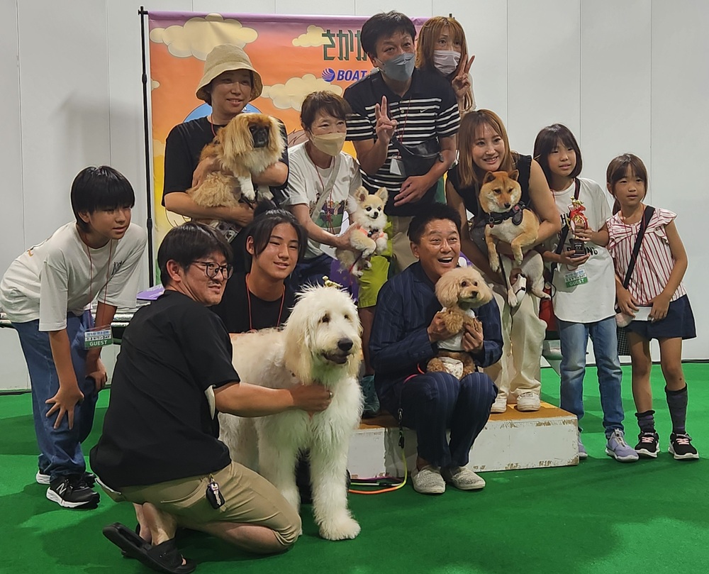 坂上忍が多摩川で「さかがみ家」のコラボイベント実施