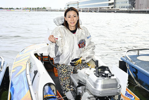 ボート大好き！31歳スクール水着女優　飯田あすかの舟券大作戦　浜名湖Ｇ１レディースチャンピオン優勝戦に挑む！